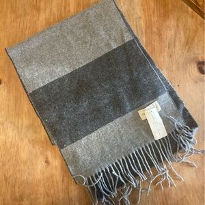 Wool scarf